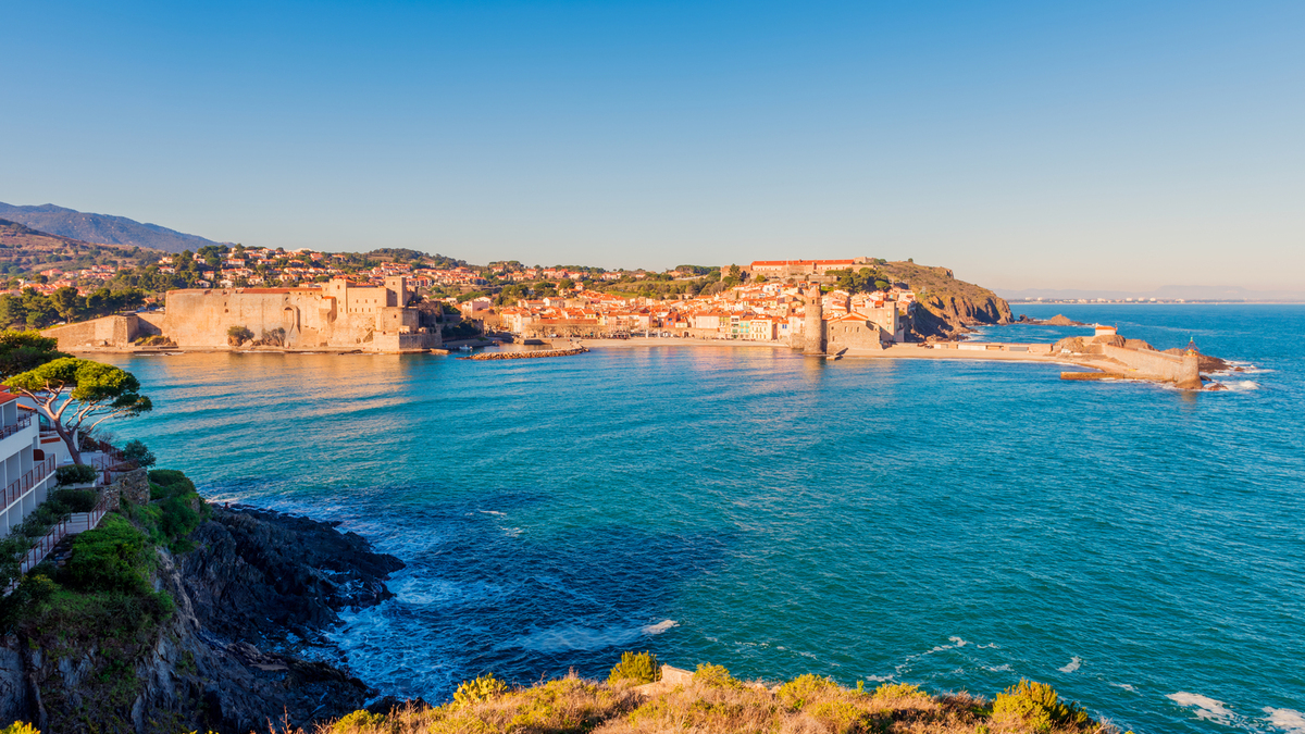 Construire sur le littoral exige un budget (très) solide pour acquérir un terrain!