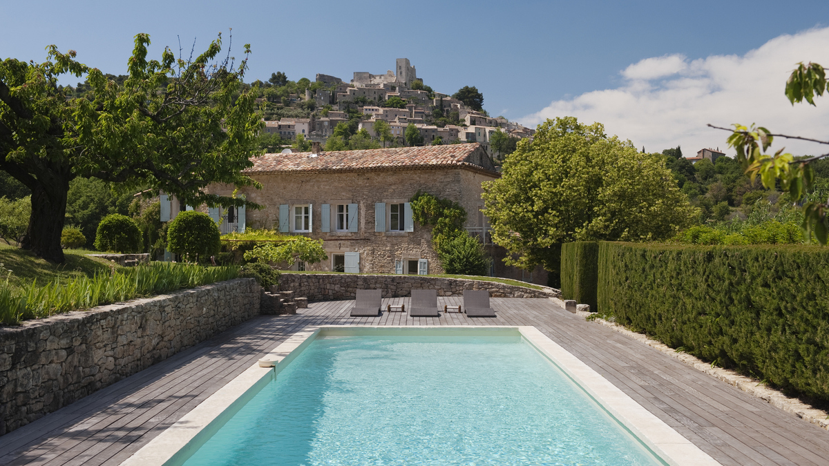 Une grande demeure Emblématique de l'art de vivre en Poitou-Charentes.
