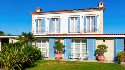 Pourquoi remplacer ses vieilles fenêtres est-il important ? © cagkansayin/GettyImages
