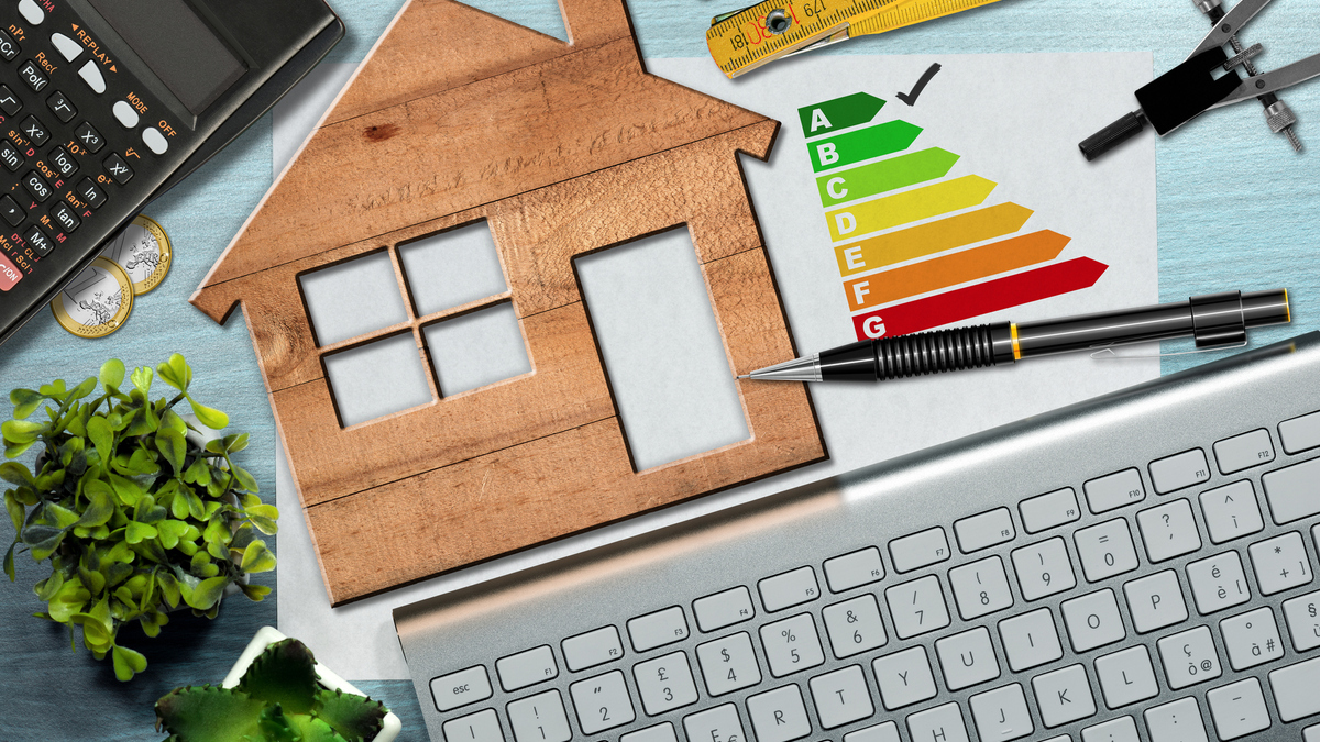 Un logement bénéficiant d’une étiquette énergétique A ou B se vend en moyenne à un prix plus élevé qu’un bien moins performant.
