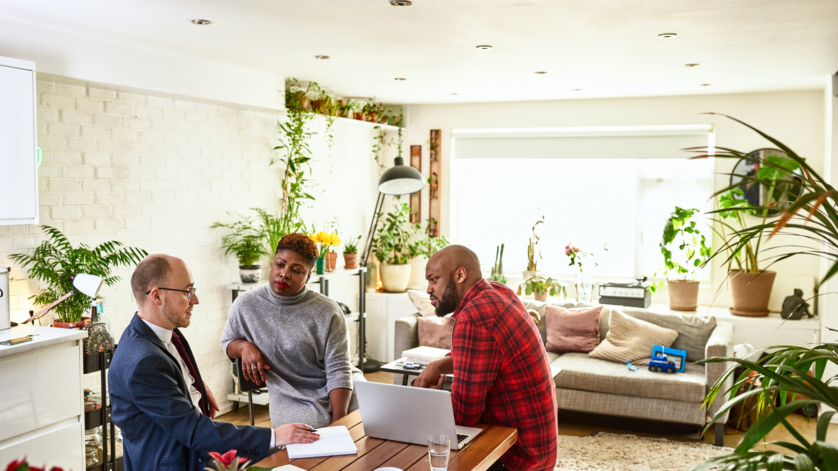 La certification englobe toutes les phases du projet comme l'audit commercial qui concerne tous les documents donnés au client.
