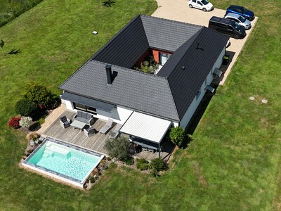Une maison et son patio
