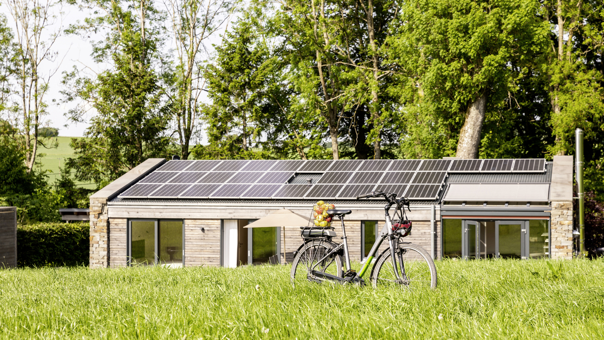 Une toiture pentue limite les implantations de capteurs photovoltaïques.