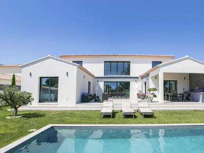 Une maison parmi les oliviers
