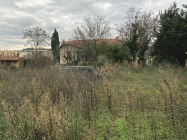 Terrain aménagé La Penne-sur-Huveaune (13821)