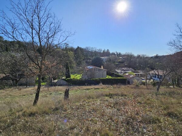 Terrain aménagé Montagnac-Montpezat (04500)