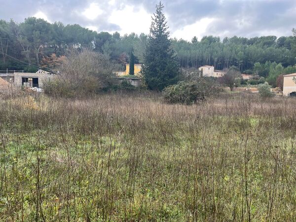 Terrain aménagé Ventabren (13122)