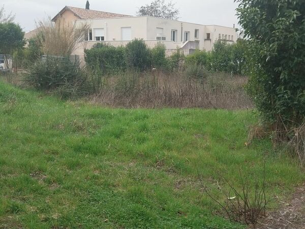 Terrain aménagé Oraison (04700)