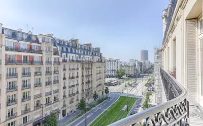 Paris 17E