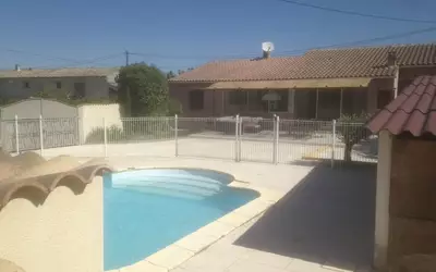 Grillon (84600)