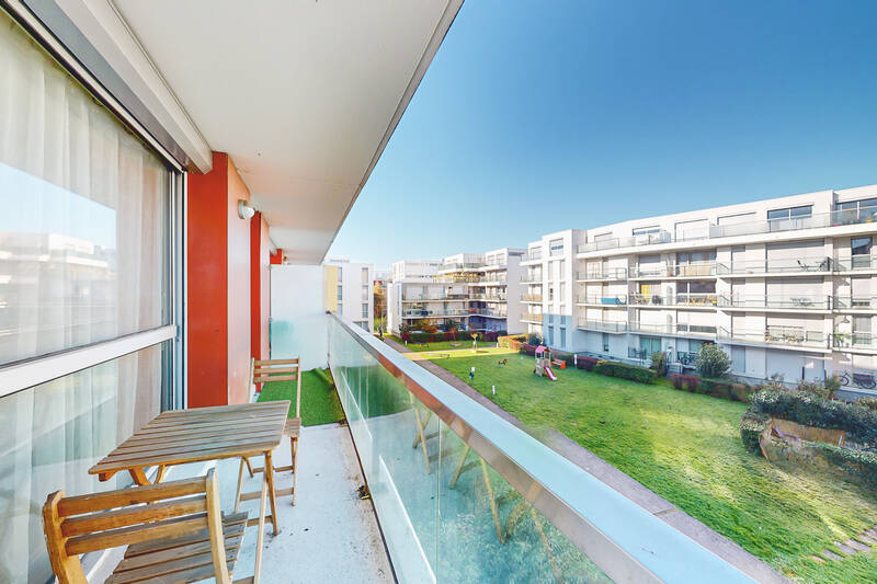 Lumineux Avec Balcon Bordeaux