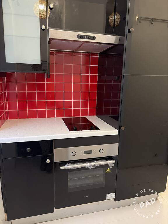 Location meublée appartement 2 pièces 42 m² Paris 18E photo 3