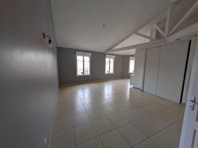 Location appartement 3 pièces Bourgoin-Jallieu (38300)