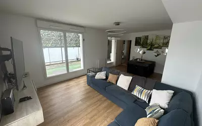 Avec Grande Terrasse À Bezons (95870)