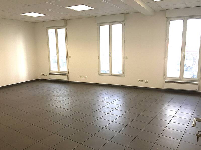 Bureaux, local professionnel Clichy (92110) - 145&nbsp;m² - 3.500&nbsp;&euro;