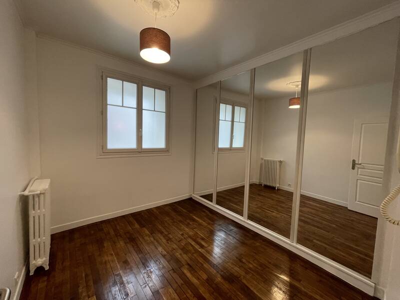 Bureaux, local professionnel Les Lilas (93260) - 9&nbsp;m² - 485&nbsp;&euro;