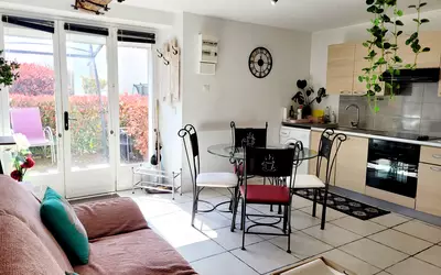 + Piscine + 3 Gîtes, Dole (39100)
