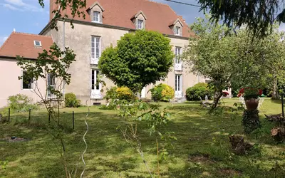 Oyé (71800)