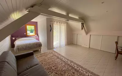 , A 2 Pas Du Lac Du Bourget, Chindrieux (73310)