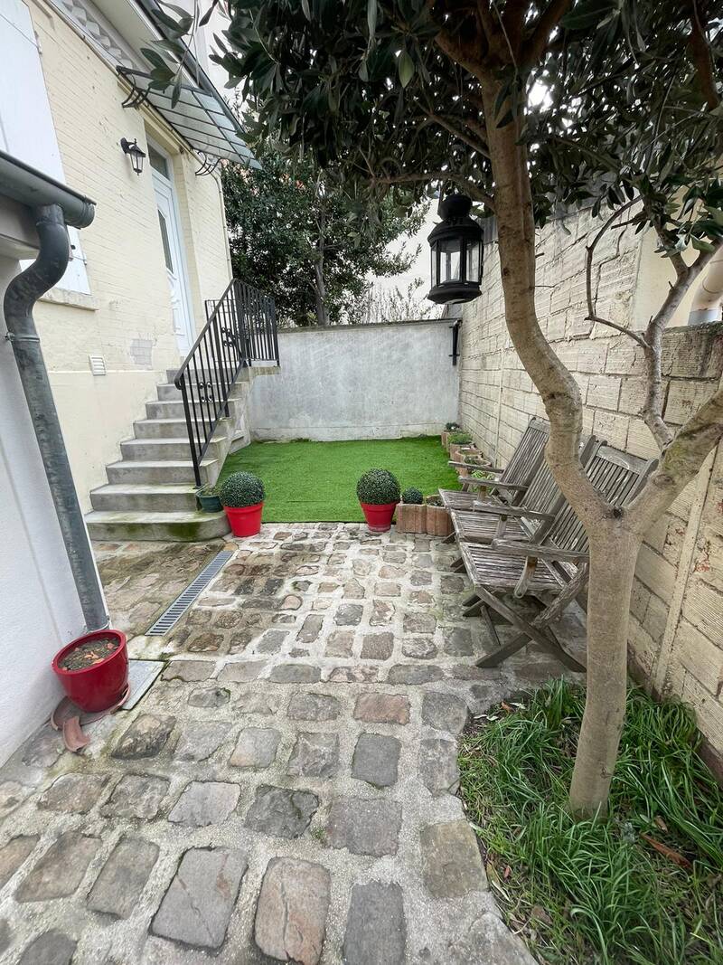 Bois-Colombes (92270)