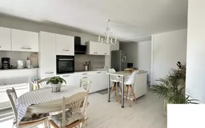 Fréjus (83600)