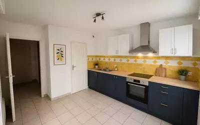 Pertuis (84120)