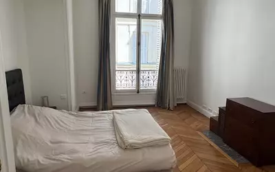Paris 8E