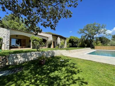 Location maison 5 pièces Tourrettes-sur-Loup (06140)