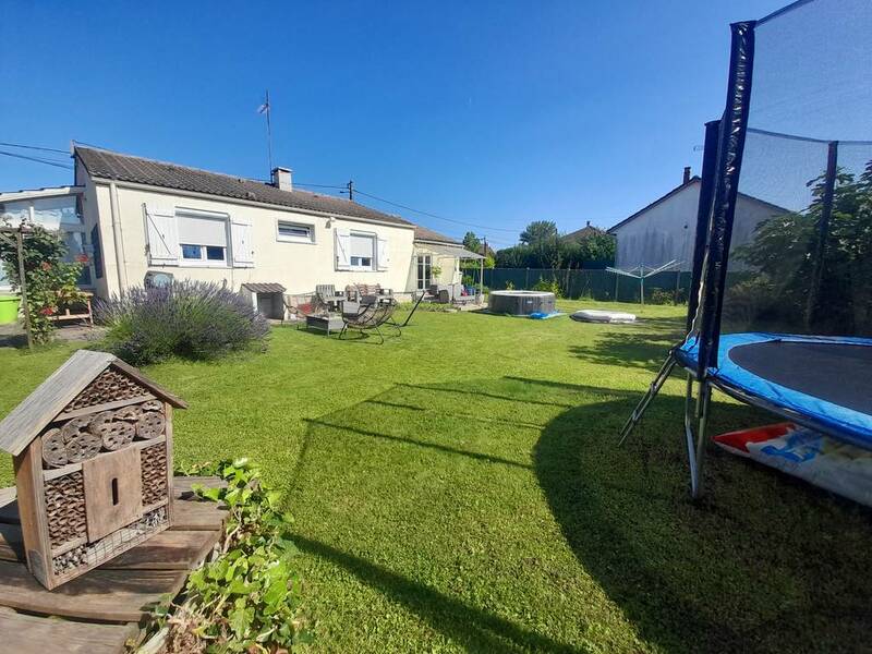 Villeblevin (89340)