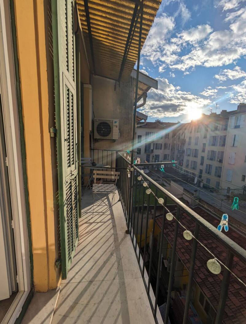 Nice - Proche Place Du Pin