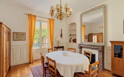 Fontainebleau (77300)