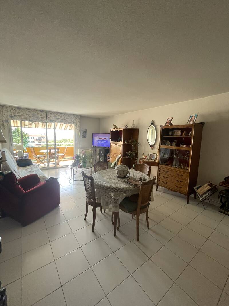 Fréjus (83600)