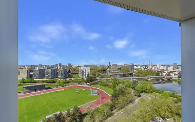 Nantes (44200)