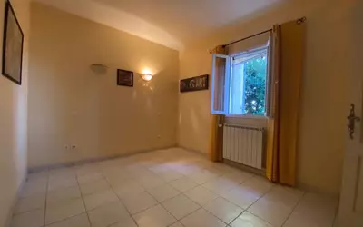Pernes-Les-Fontaines (84210)