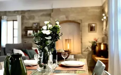 Uzès (30700)