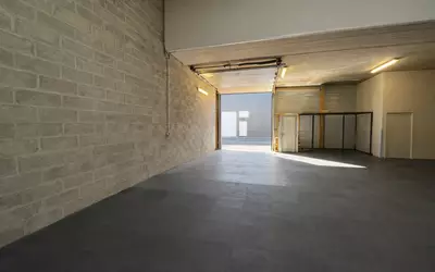 Local_commercial Gazeran 200m² · 200 m² · 310 000 €