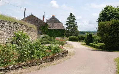 + Annexes + Écurie Spacieuse