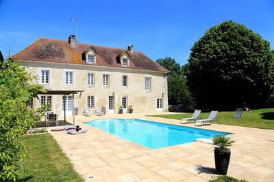 Vente maison 11 pièces Aubry-en-Exmes (61160)