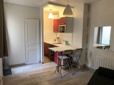 Location appartement studio Paris 18e