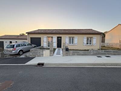Vente maison 4 pièces Bourg (33710)