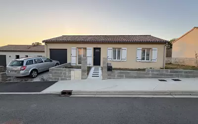 Bourg (33710)