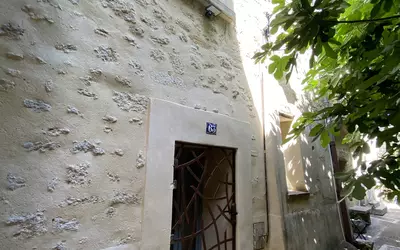 Uzès (30700)