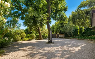 Roquefort-Les-Pins (06330)