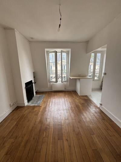Location appartement studio Paris 18e