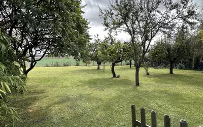 - Un Lot De 2 Maisons