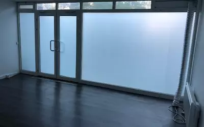 Local_commercial Nanterre 85m² · 85 m² · 300 000 €