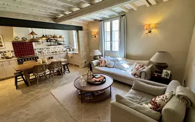 Uzès (30700)