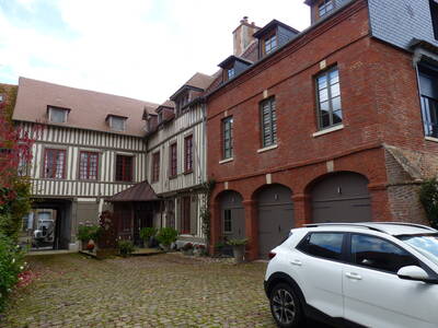 Vente maison 16 pièces Pont-l'Évêque (14130)