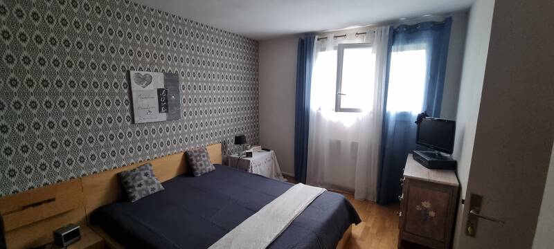 Mandres-Les-Roses (94520)