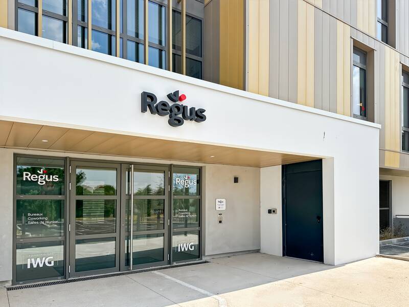 Bureaux, local professionnel Aix-En-Provence - 8&nbsp;m² - 429&nbsp;&euro;